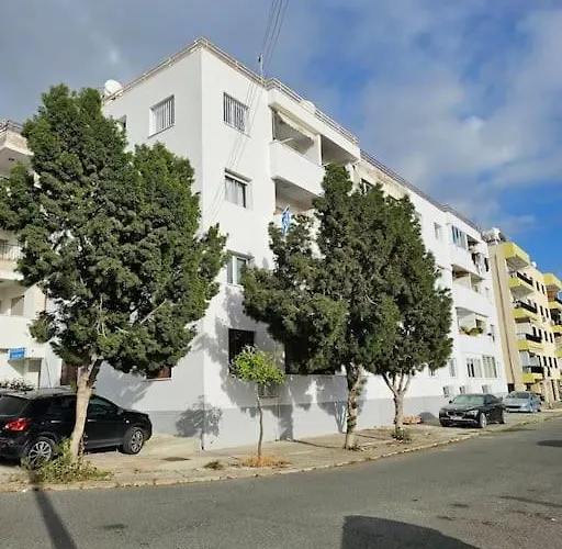 Sea View Near Mall شقة