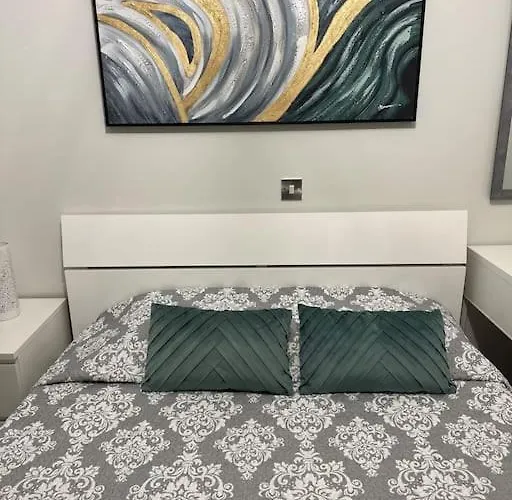 Sea View Near Mall * بافوس