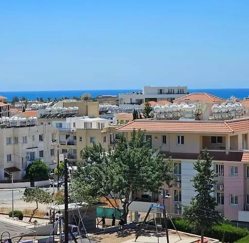 Sea View Near Mall شقة