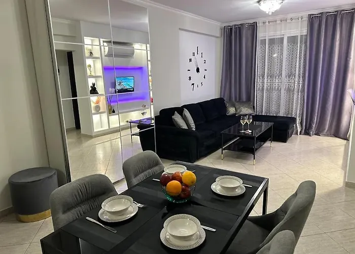 Sea View Near Mall * بافوس