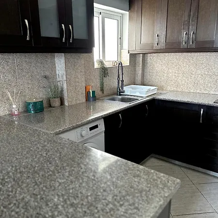 Sea View Near Mall Διαμέρισμα *